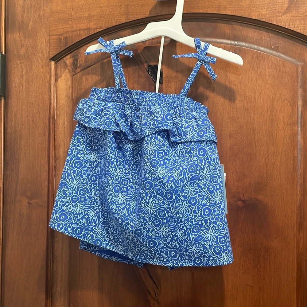 Two piece girls set. Shorts and top